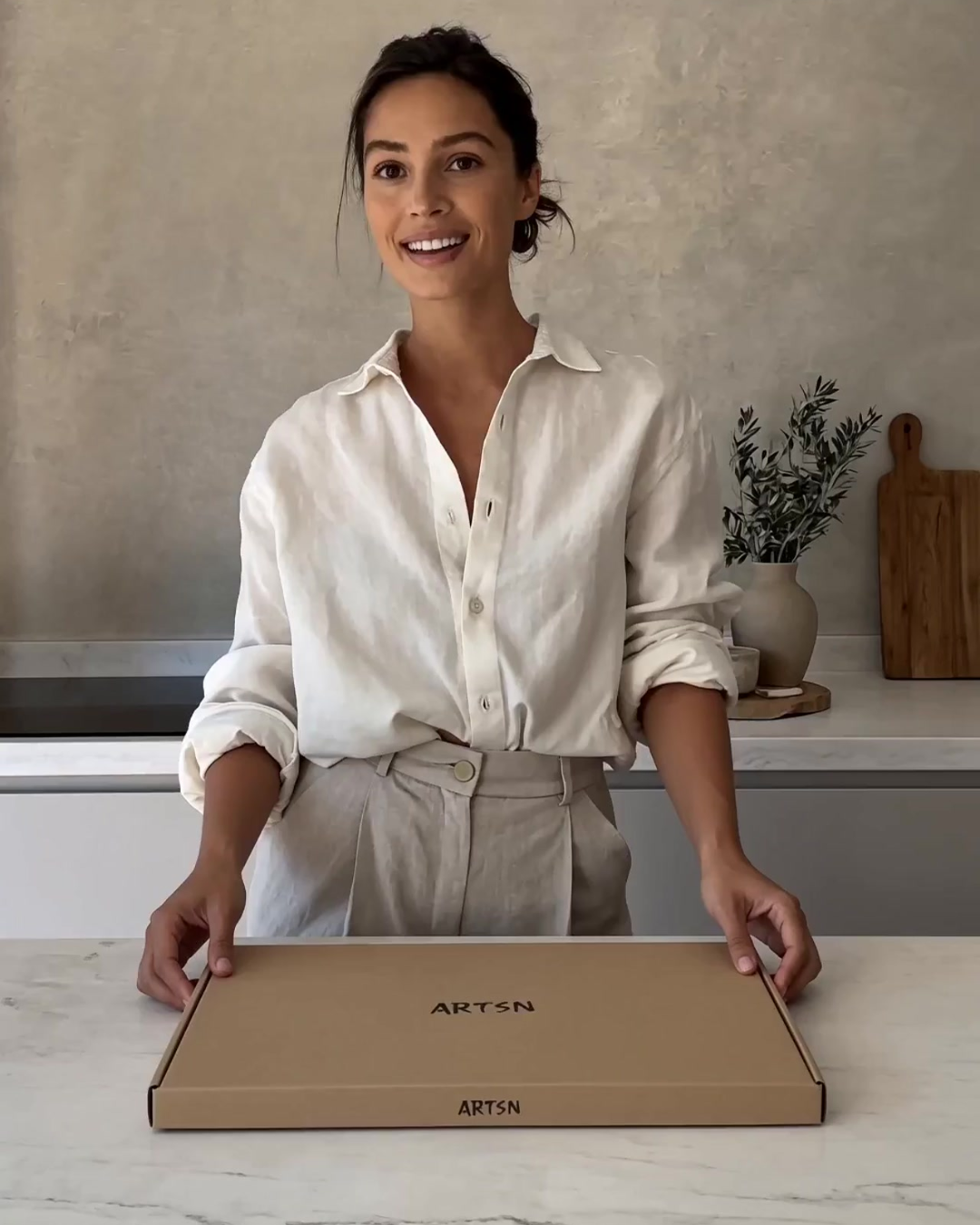 Why an Artisan Cutting Board Gift Lands Well